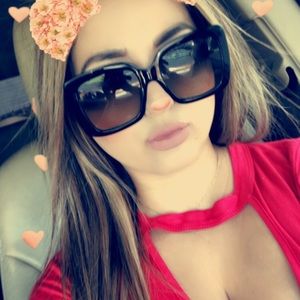 Meet your Posher, Alysia